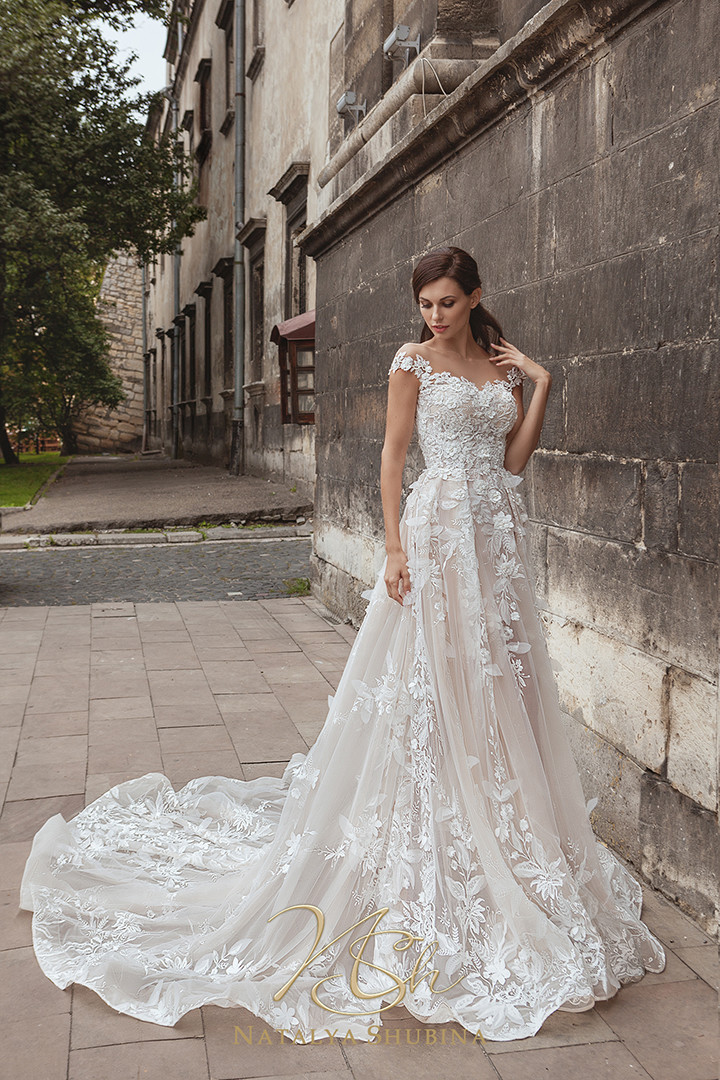 Natalya Shubina | Love in White 2018 | Pre-collection