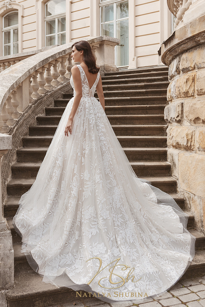 Natalya Shubina | Love in White 2018 | Pre-collection