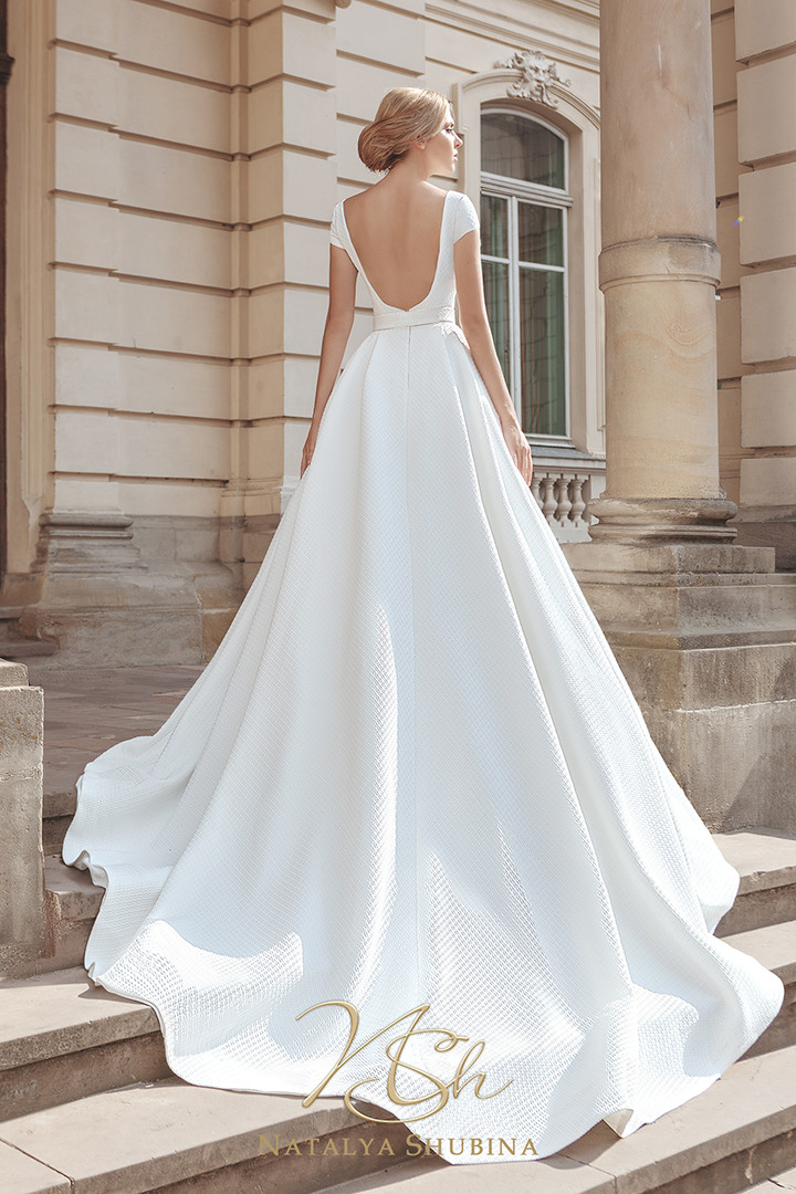 Natalya Shubina | Love in White 2018 | Pre-collection