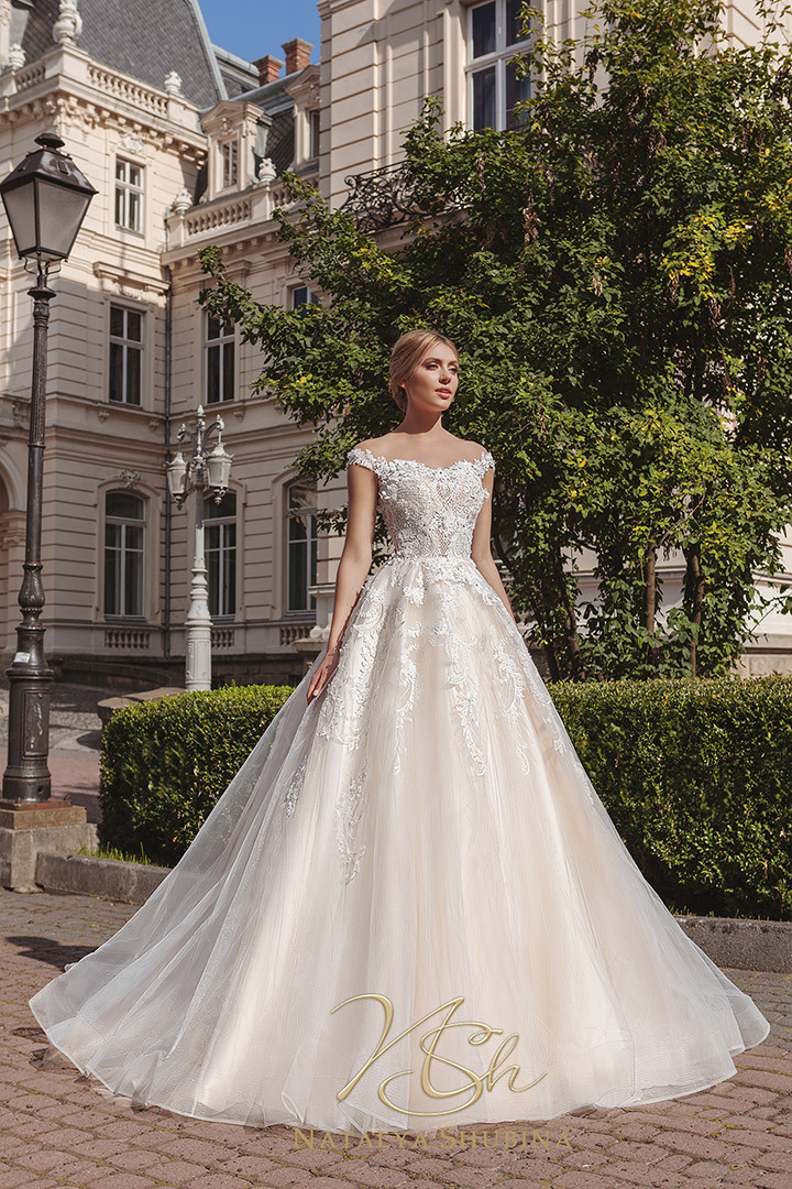 Natalya Shubina | Love in White 2018 | Pre-collection