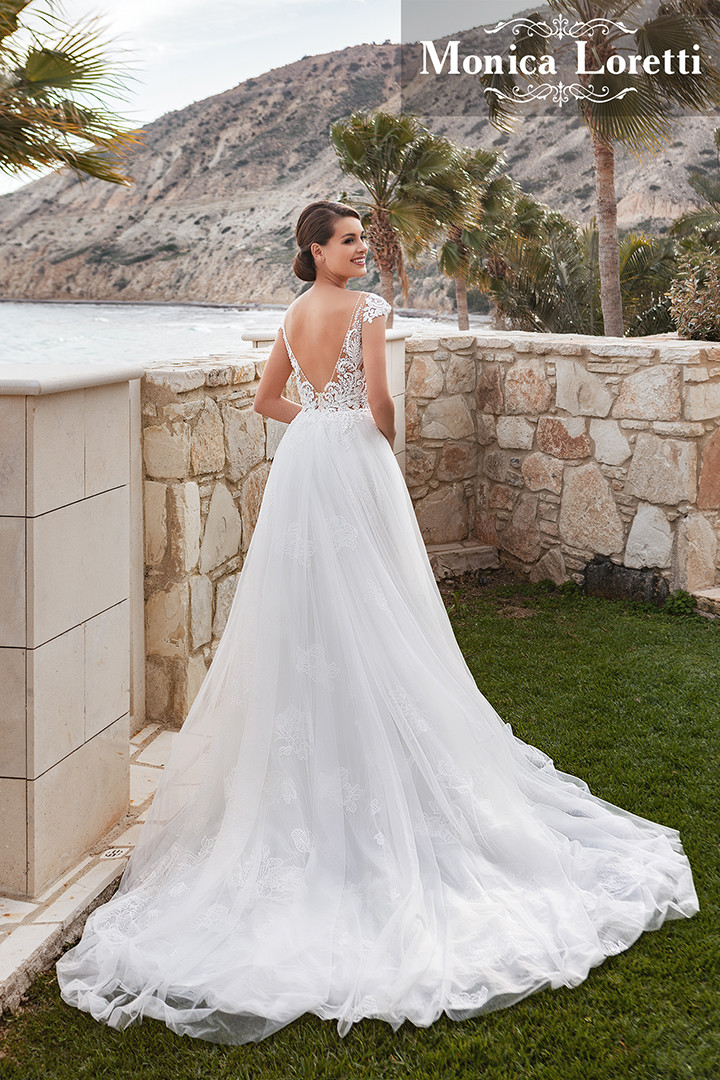 Monica Loretti | Luxury Grace 2018 | Campaign